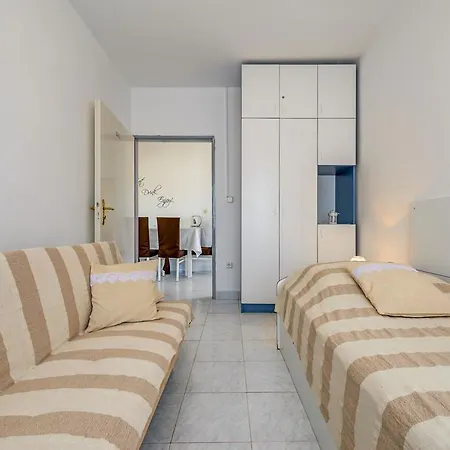 Apartmani Bavaria Vrboska Exterior foto