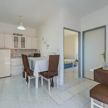 Apartmani Bavaria Vrboska Exterior foto