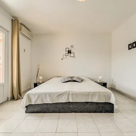 Apartmani Bavaria Vrboska Exterior foto